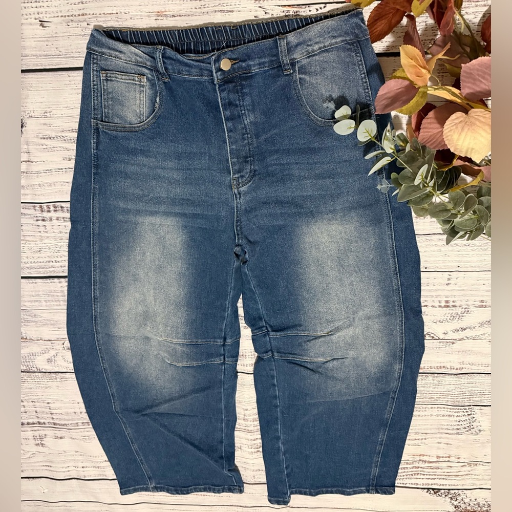 Blue Velvet | Freckled Poppy Medium Wash Barrel Jeans | XL
